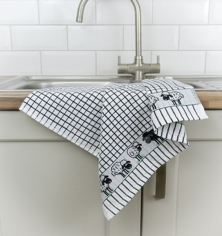 Poli-Dri Sheep jacquard tea towel with woven sheep border